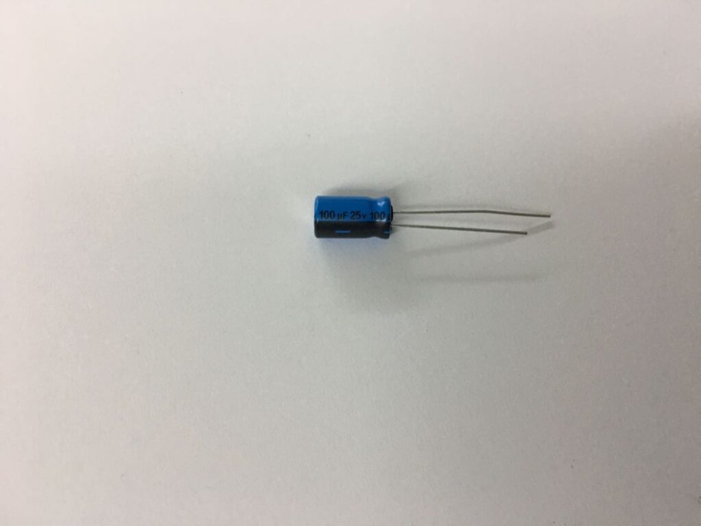 100MF 25V – C.B.Electronics