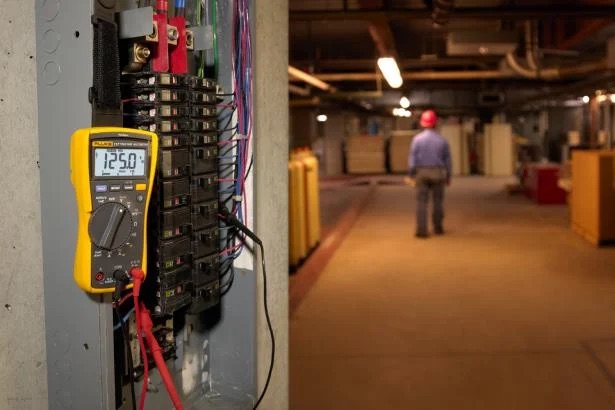 Fluke 117 Electricians Multimeter with Non-Contact voltage - Image 4