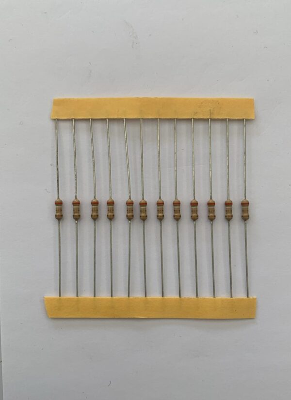 Electronic component: 0.25 watt, 3.9 ohm resistor.
