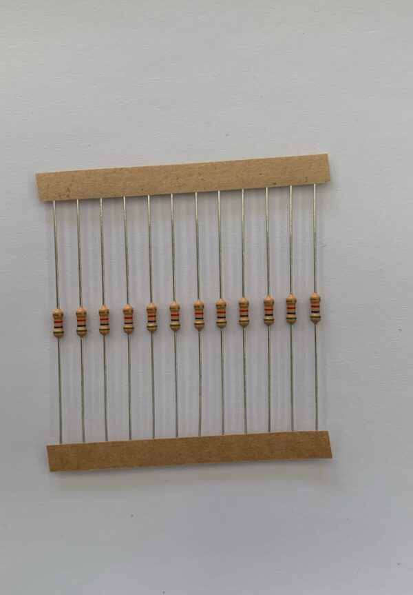 Electronic component: 0.25 watt, 5.6 kohm resistor.