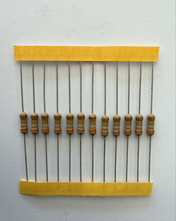 Electronic component: 0.50 watt, 390 kohm resistor.