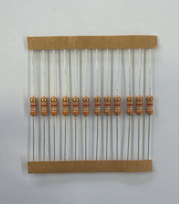 Electronic component: 0.50 watt, 3.9 kohm resistor.