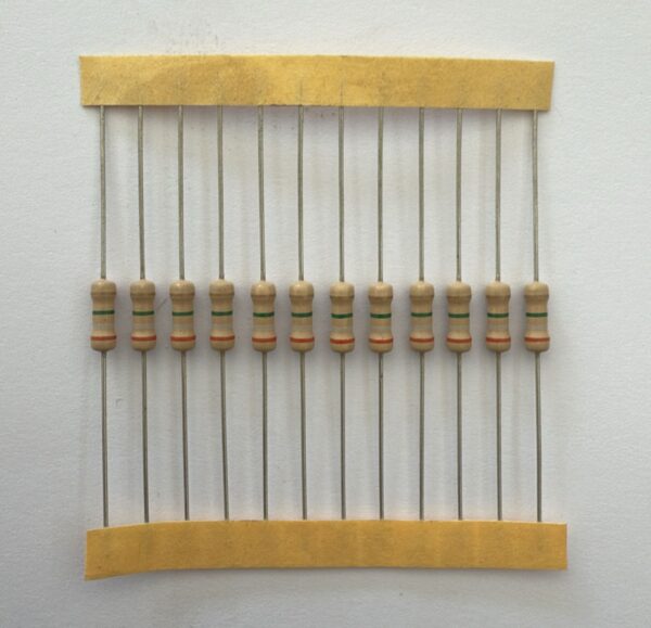 Electronic component: 0.50 watt, 3.9 mohm resistor.