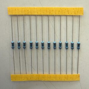 Electronic component: 0.25 watt, 1%, 100 ohm resistor.