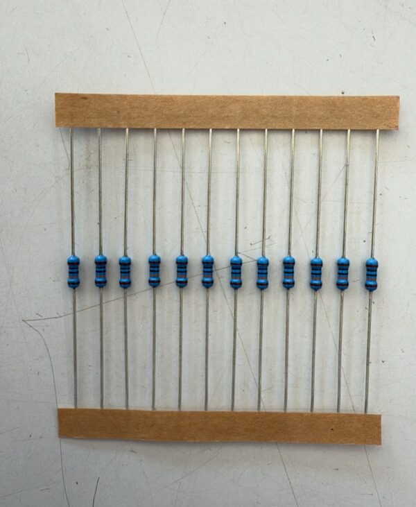 Electronic component: 0.25 watt, 1%, 100 kohm resistor.