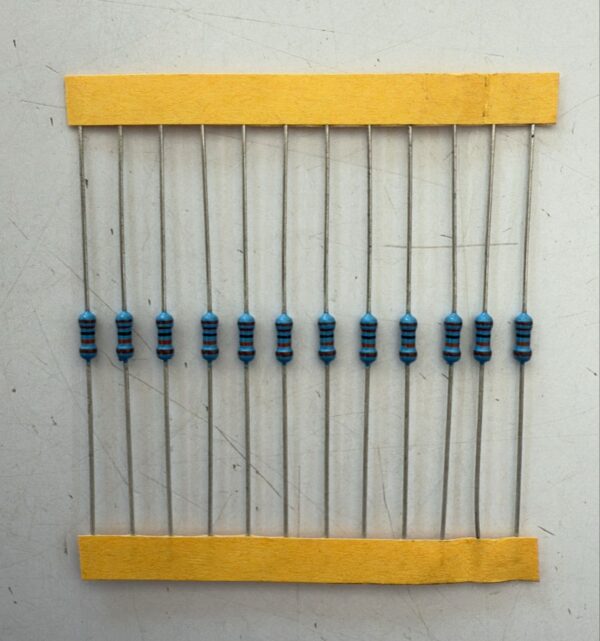 Electronic component: 0.25 watt, 1%, 120 kohm resistor.
