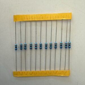 Electronic component: 0.25 watt, 1%, 3.9 kohm resistor.