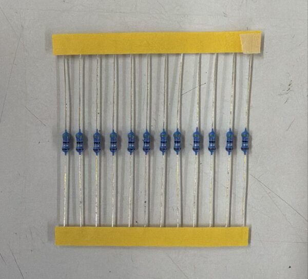 Electronic component: 0.25 watt, 1%, 4.7 ohm resistor.