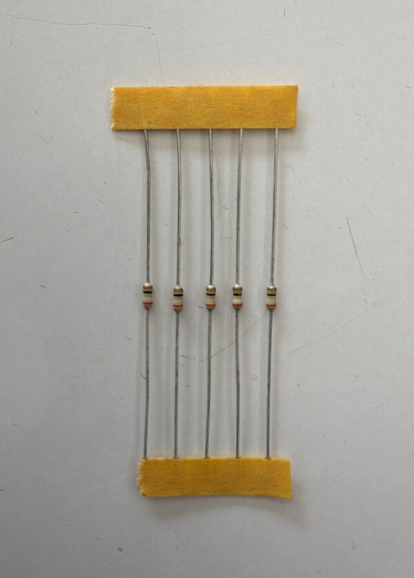 Electronic component: 0.125 watt, 39 ohm resistor.
