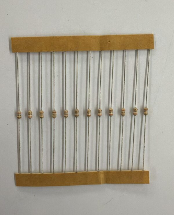 Electronic component: 0.125 watt, 3.9 ohm resistor.