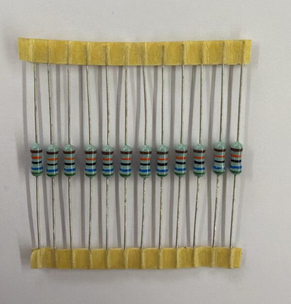 Electronic component: 0.5 watt, 1%, 560 kohm resistor.