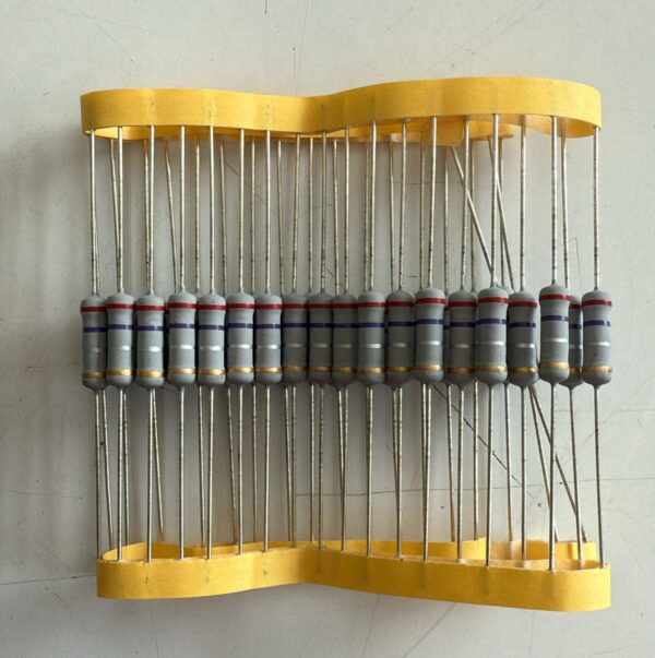 Electronic component: 2 watt, 5%, 0.27 ohm resistor.