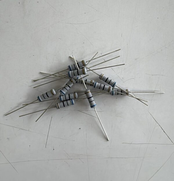 Electronic component: 2 watt, 5%, 68 ohm resistor.