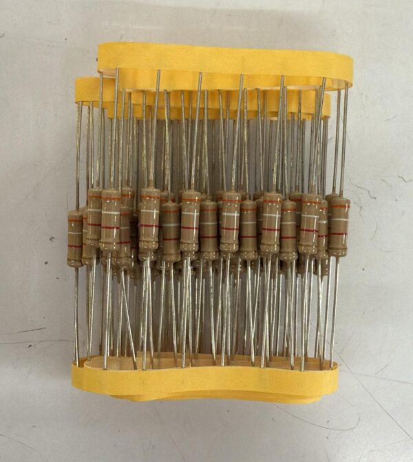 Electronic component: 2 watt, 5%, 3.9 kohm resistor.