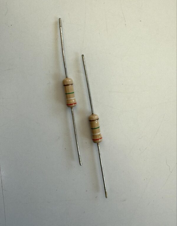 Electronic component: 2 watt, 5%, 3.9 mohm resistor.