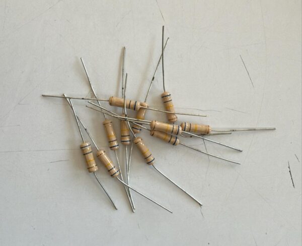 Electronic component: 2 watt, 5%, 680 kohm resistor.