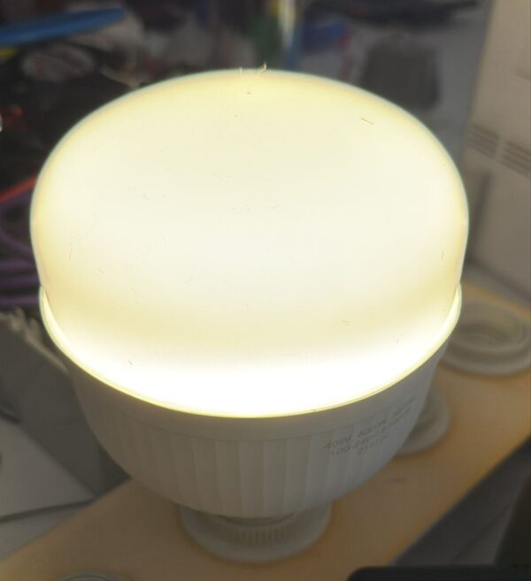 SHARK LED 40W – Lamp 40W Warm White Light E27 - Image 3